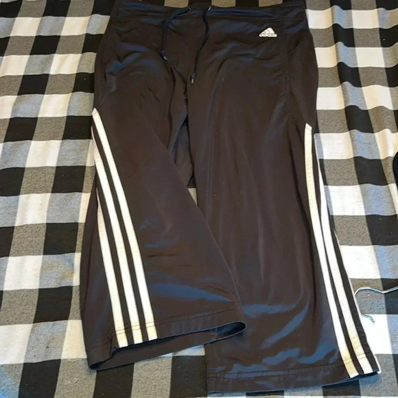 Adidas size Medium athletic crop pants - Picture 1 of 5